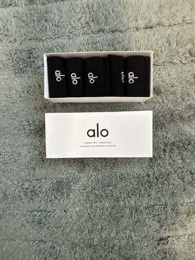 Alo Yoga Unisex Half-Crew Socks Black